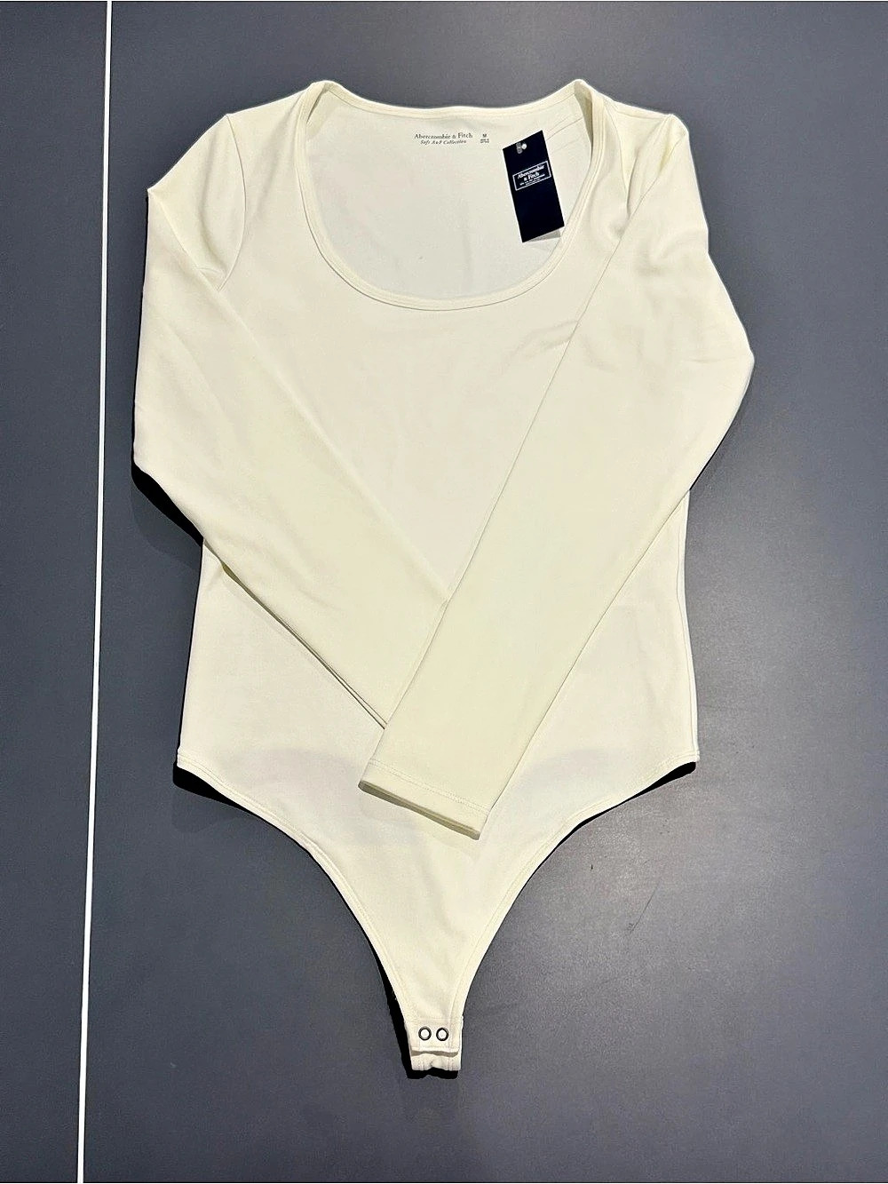 Abercrombie & Fitch Soft A&F Collection Scoop Body White Medium